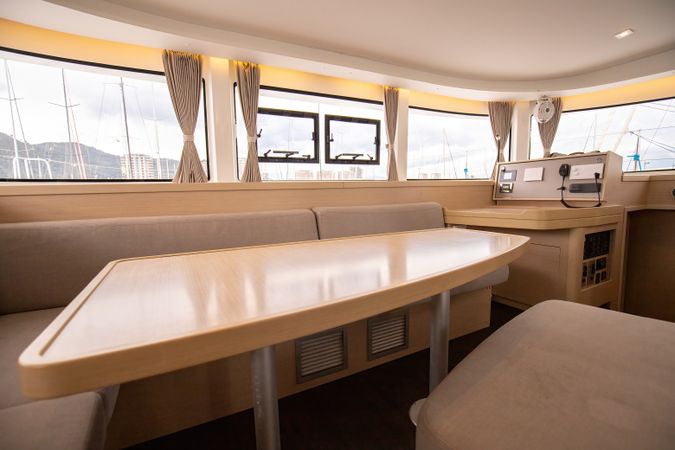 Lagoon 42 | Colombo 40