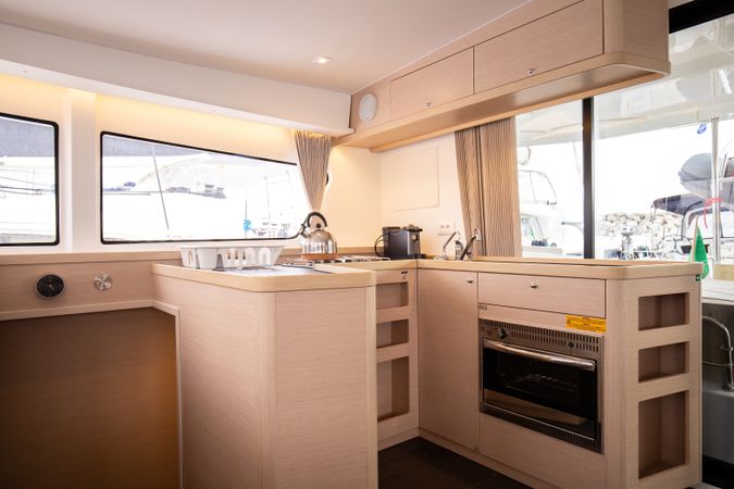 Lagoon 42 | Colombo 40