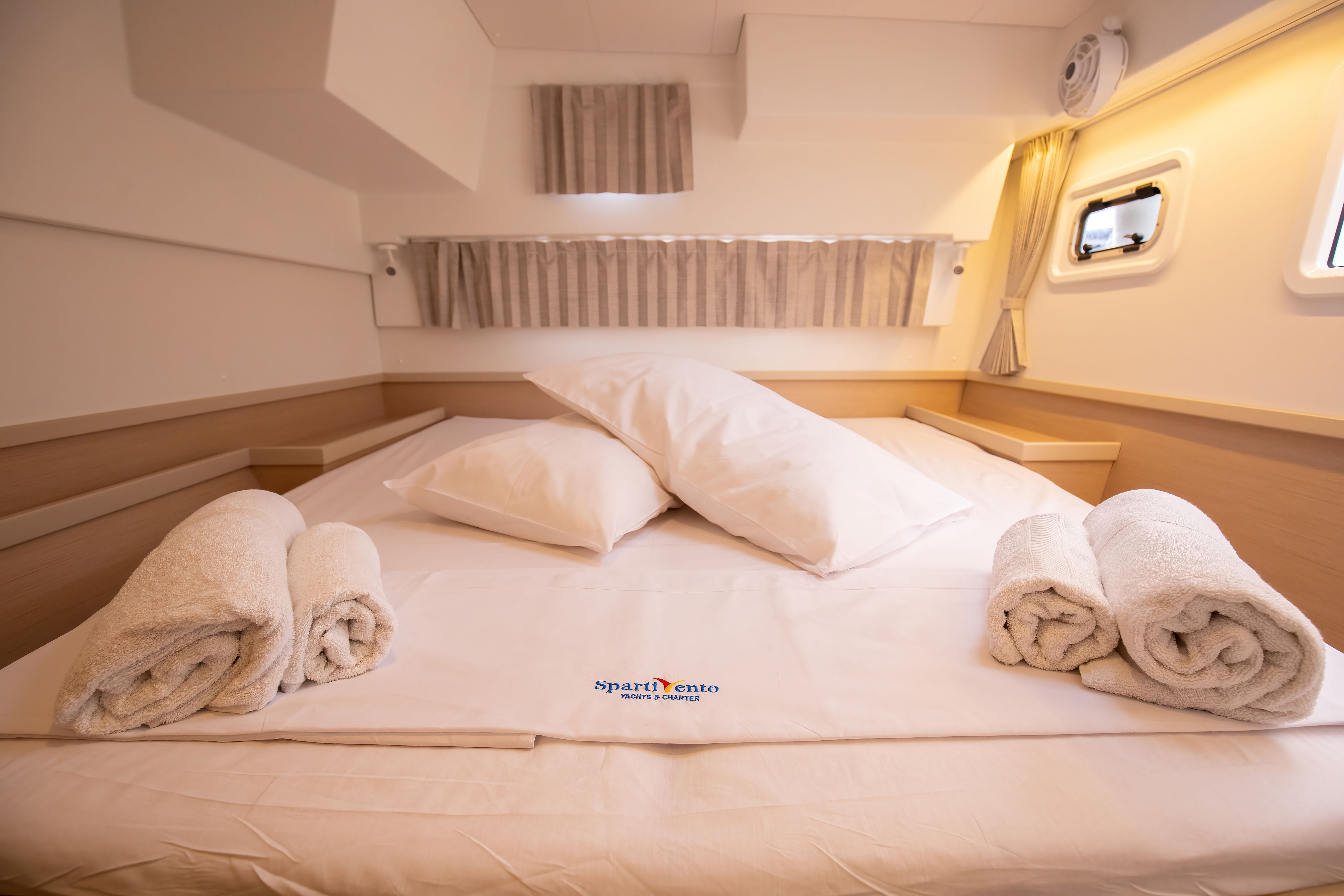 Lagoon 42 | Colombo 40