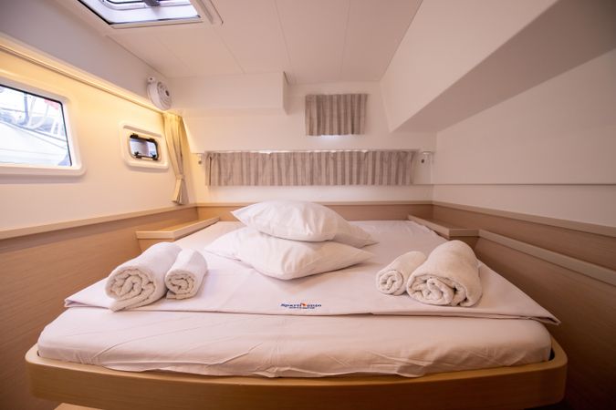 Lagoon 42 | Colombo 40