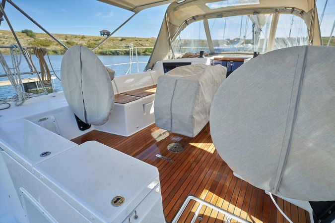 Dufour 390 | Infinity