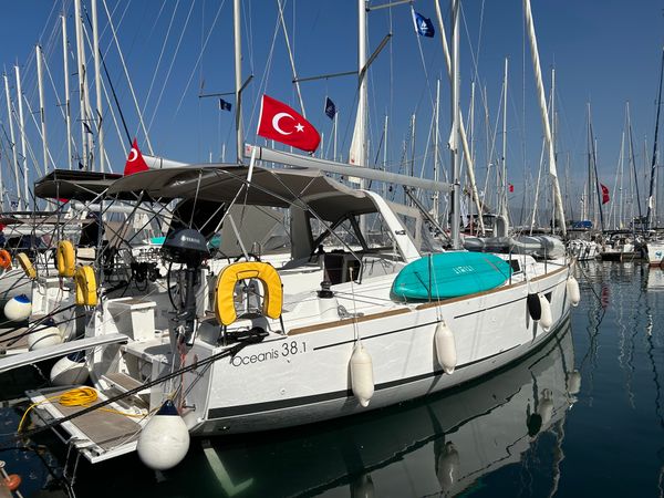 Beneteau Oceanis 38.1 | Helena
