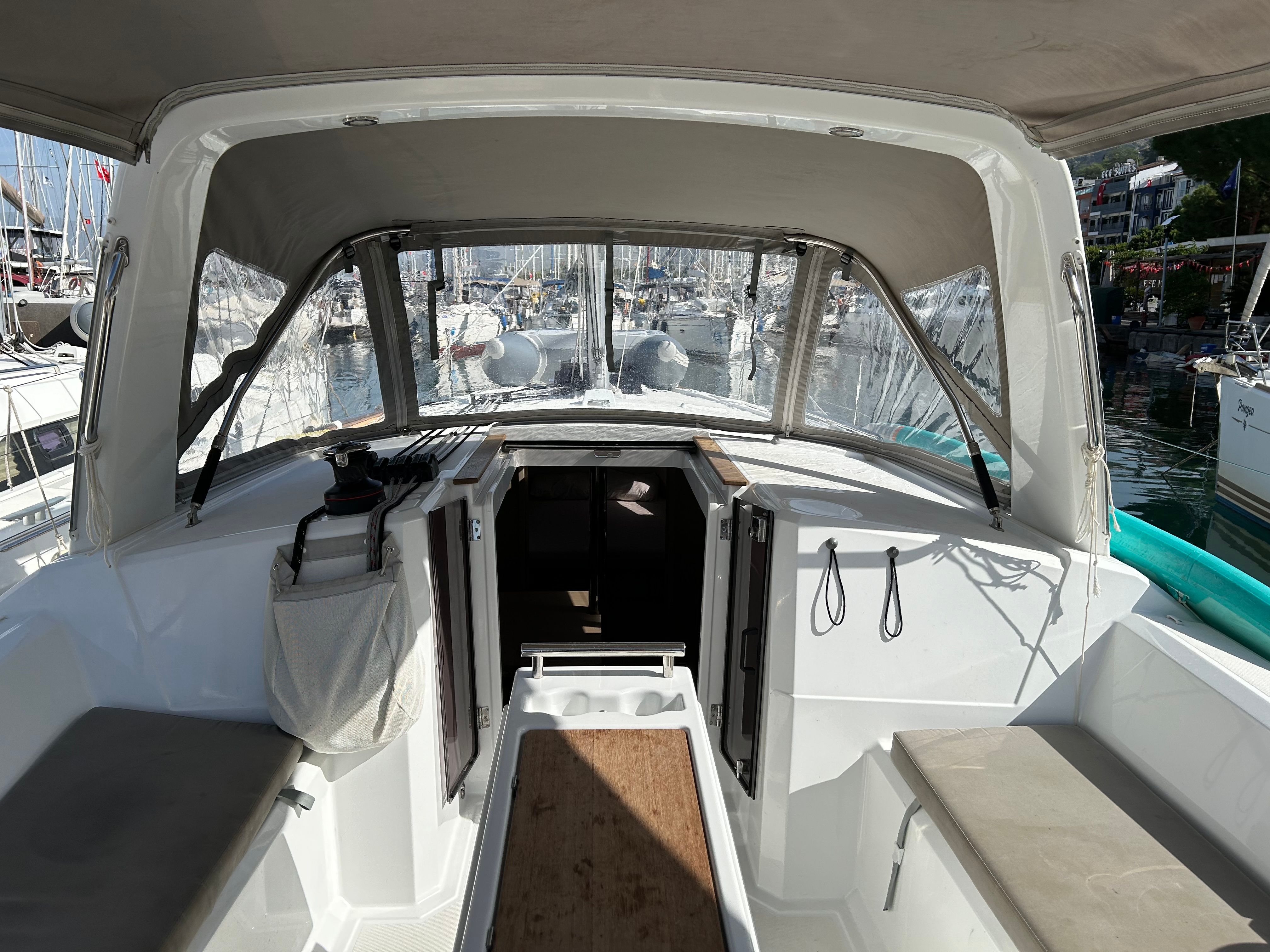 Beneteau Oceanis 38.1 | Helena