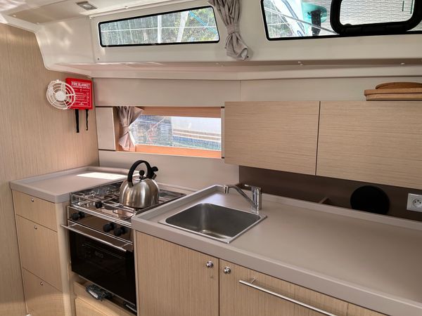 Beneteau Oceanis 38.1 | Helena