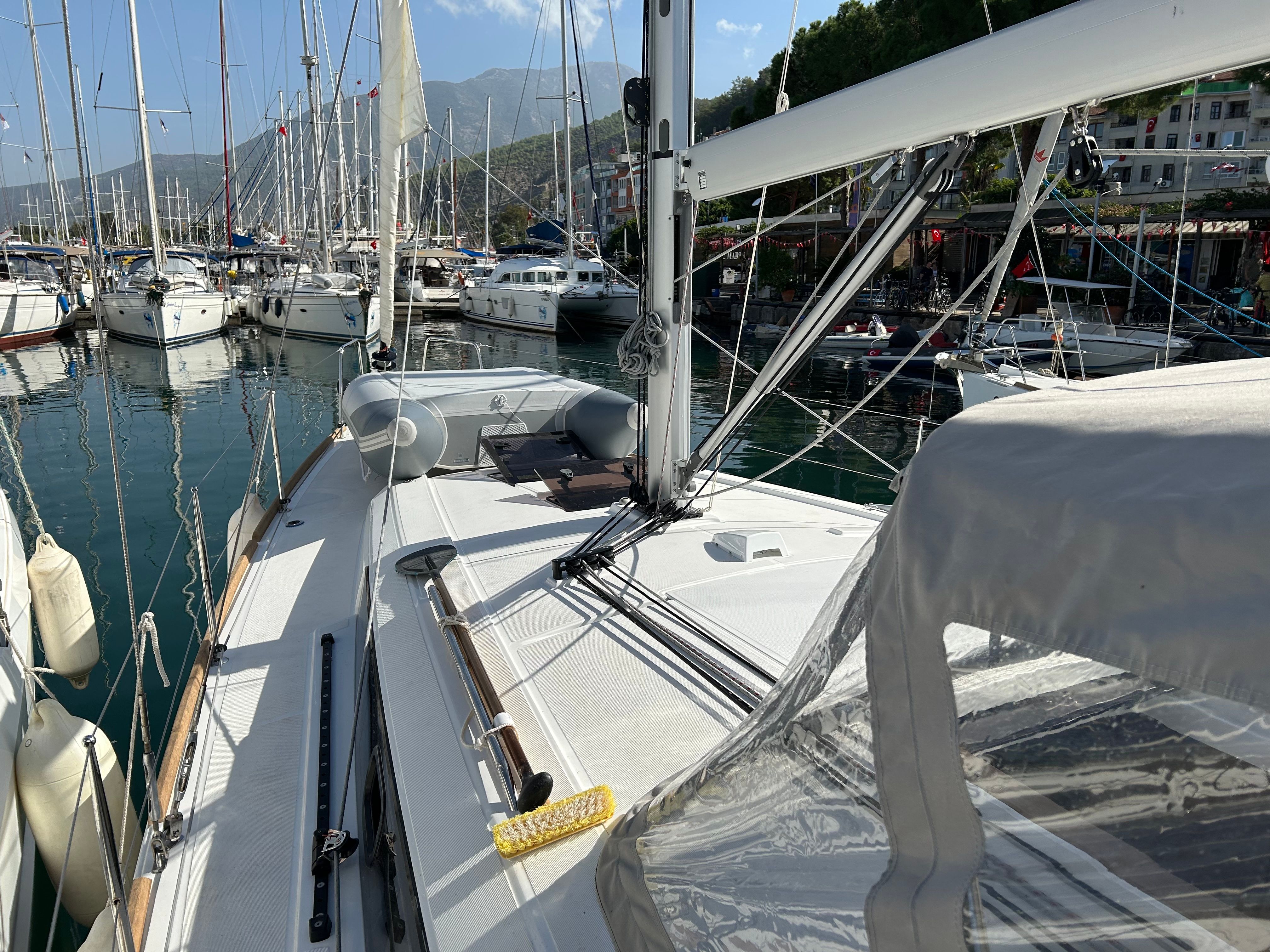 Beneteau Oceanis 38.1 | Helena