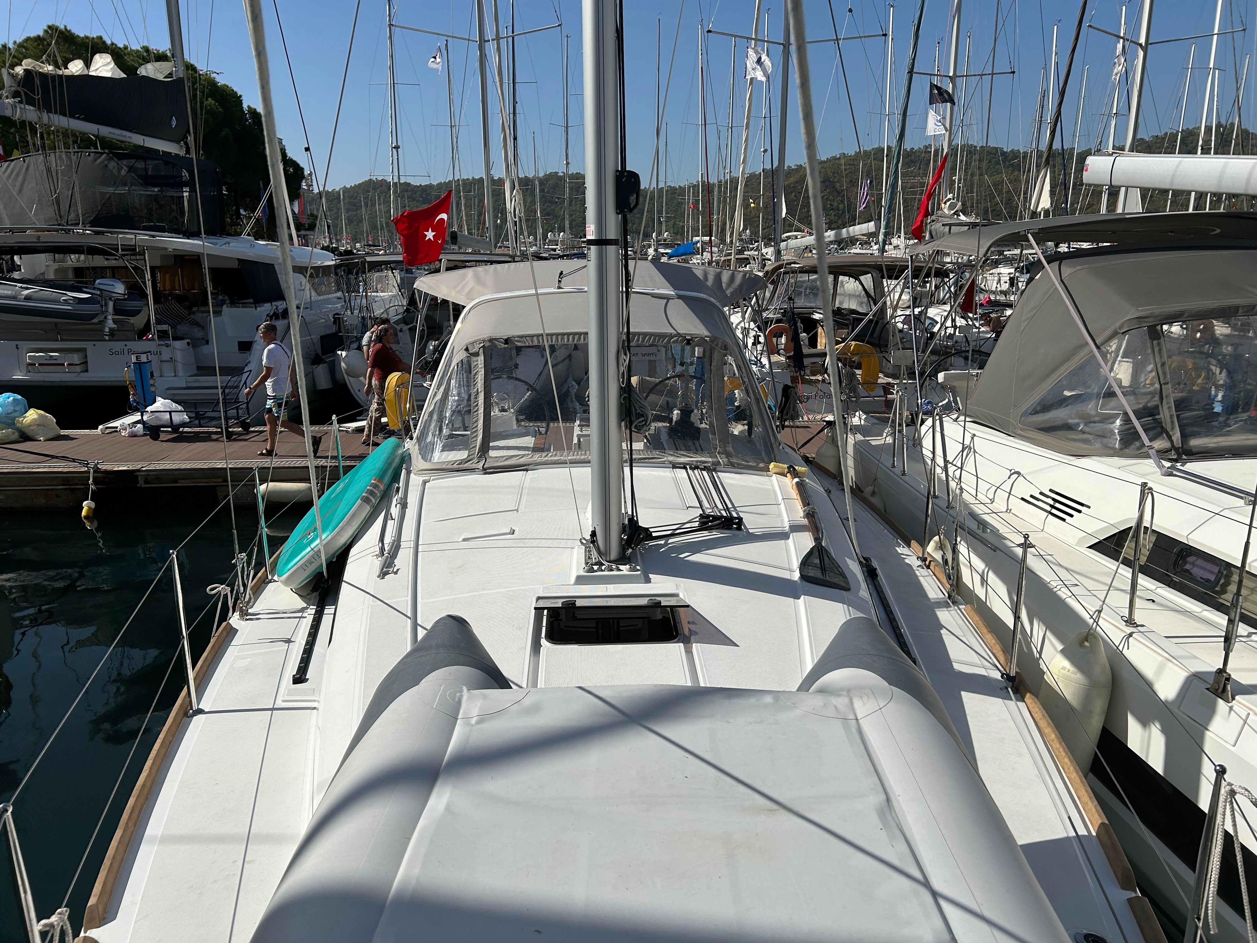 Beneteau Oceanis 38.1 | Helena