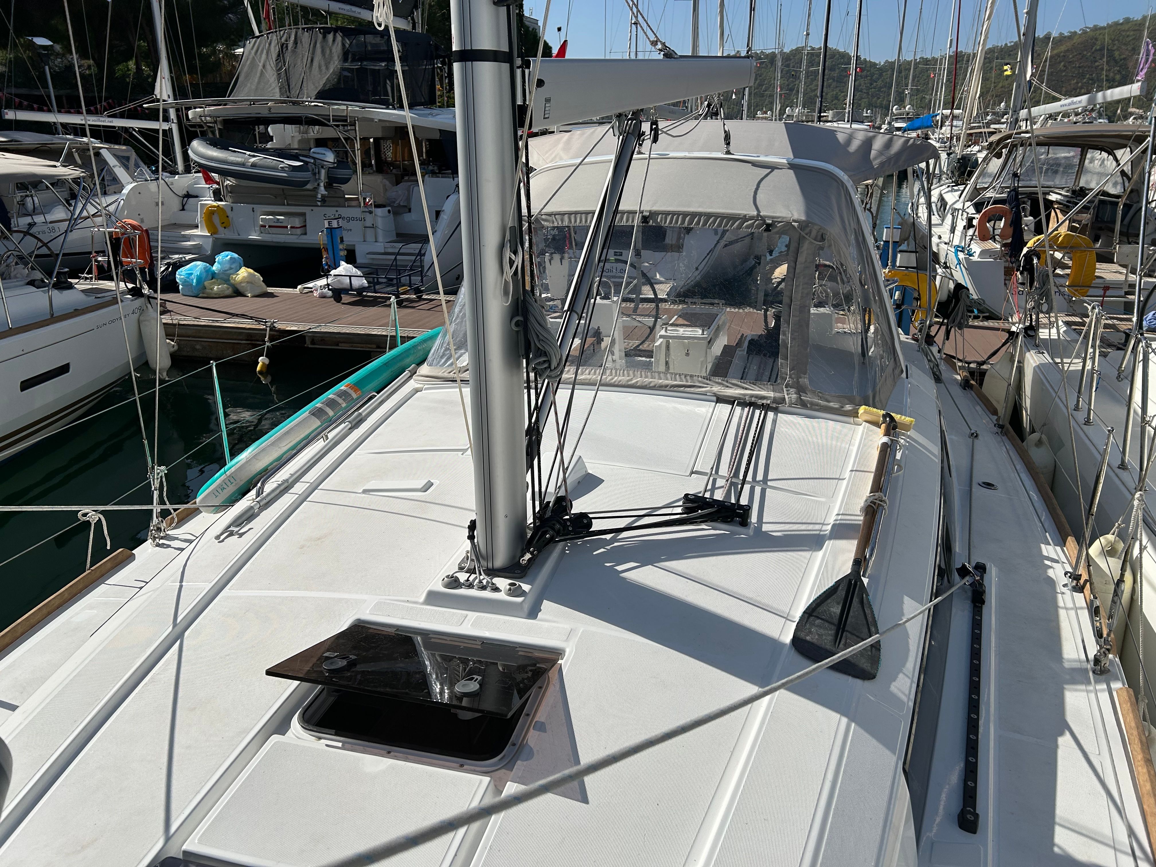 Beneteau Oceanis 38.1 | Helena