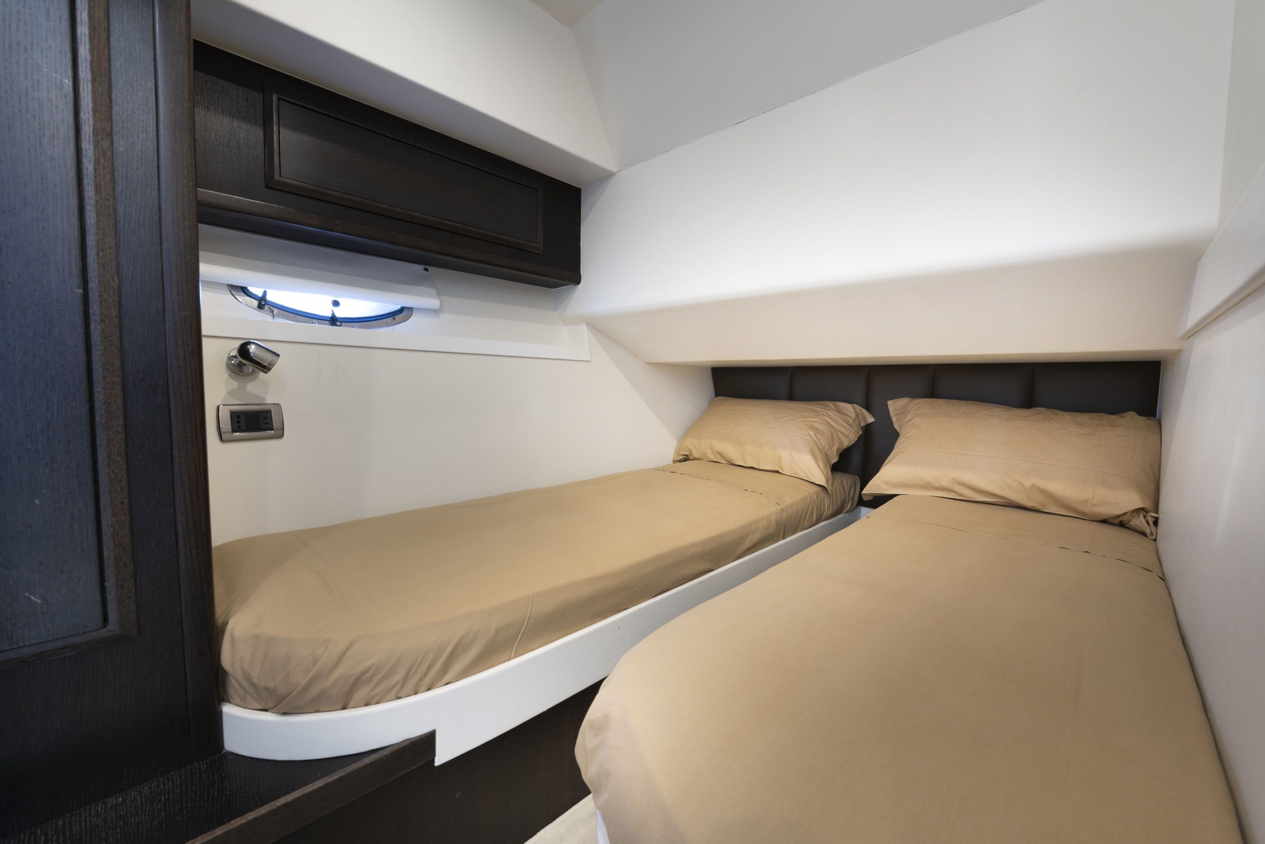 Dellapasqua DC 16 | Lululeo