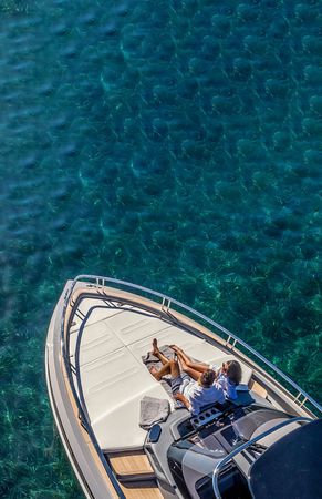 Invictus GT 320 | Gin Tonic