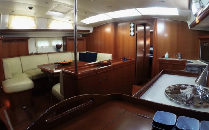 Beneteau Oceanis 523 | Blue Magic