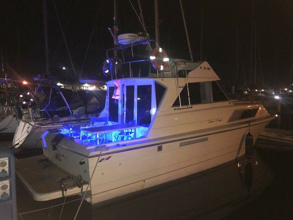 Chris Craft 33 Sport Fly | Da...Flando