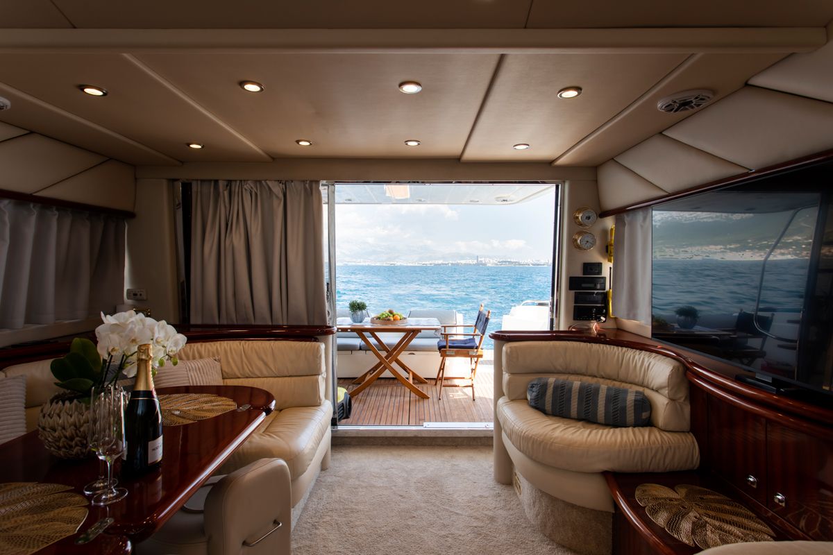 Sunseeker Manhattan 48 Fly | Klara