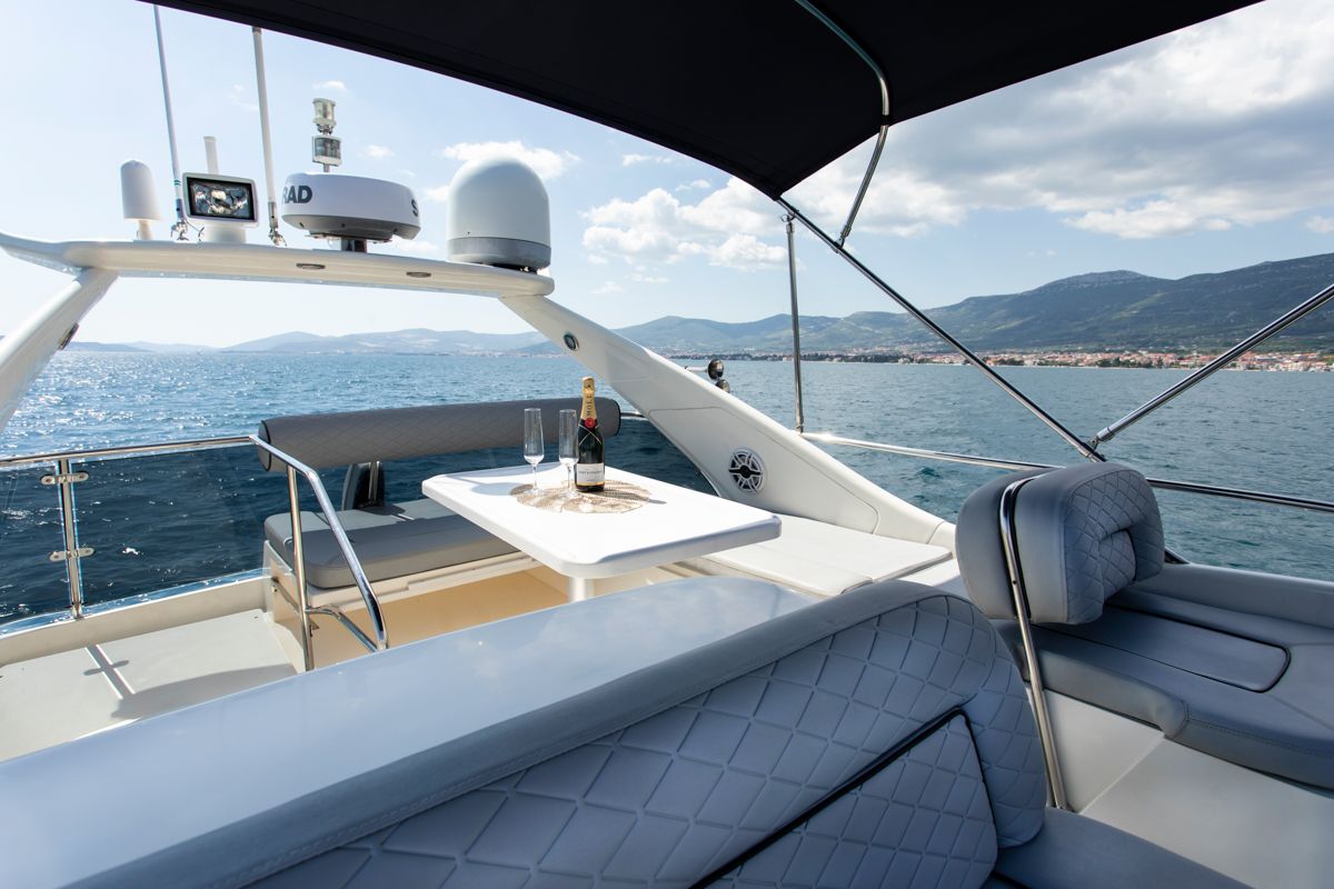 Sunseeker Manhattan 48 Fly | Klara