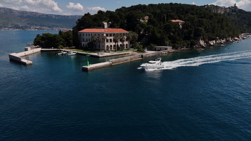 Sunseeker Manhattan 48 Fly | Klara