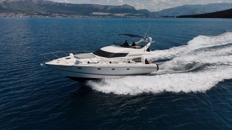 Sunseeker Manhattan 48 Fly | Klara