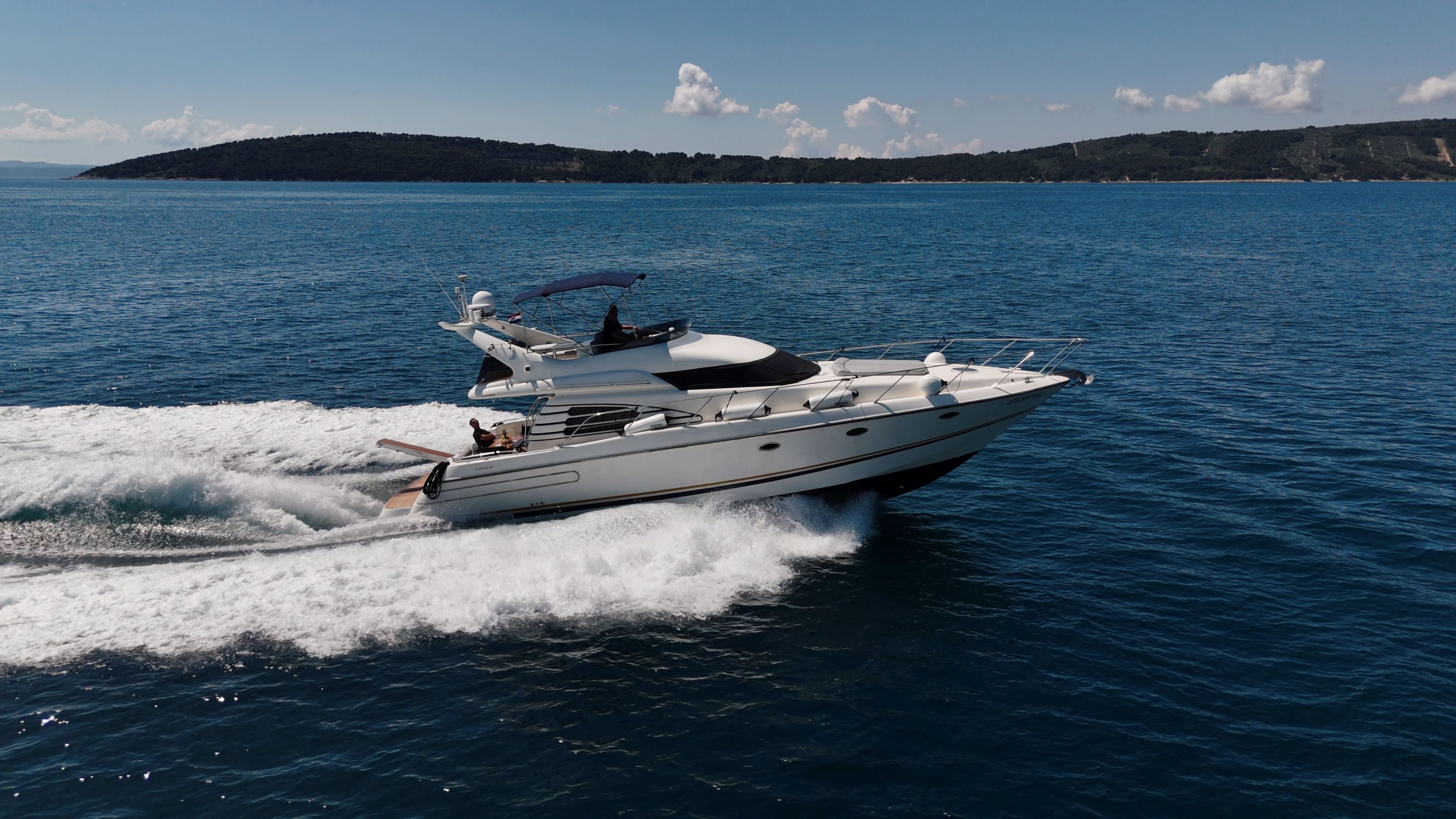 Sunseeker Manhattan 48 Fly | Klara