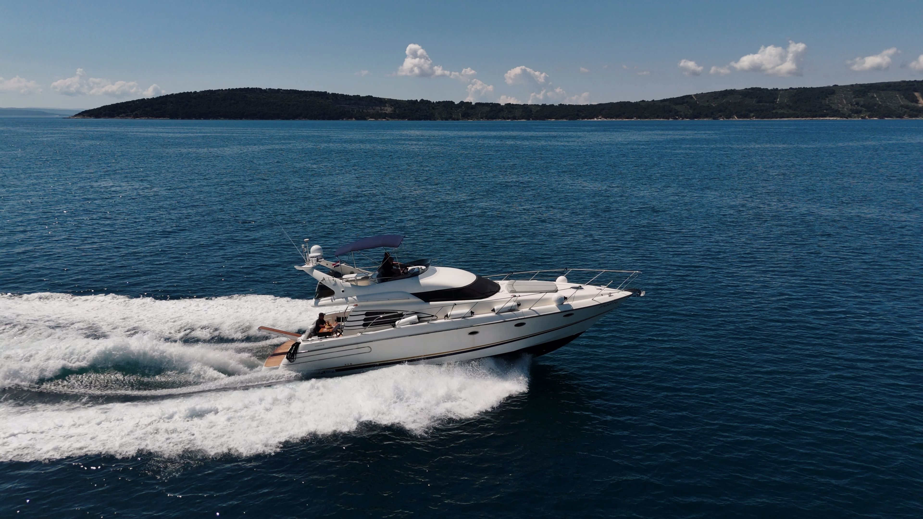 Sunseeker Manhattan 48 Fly | Klara