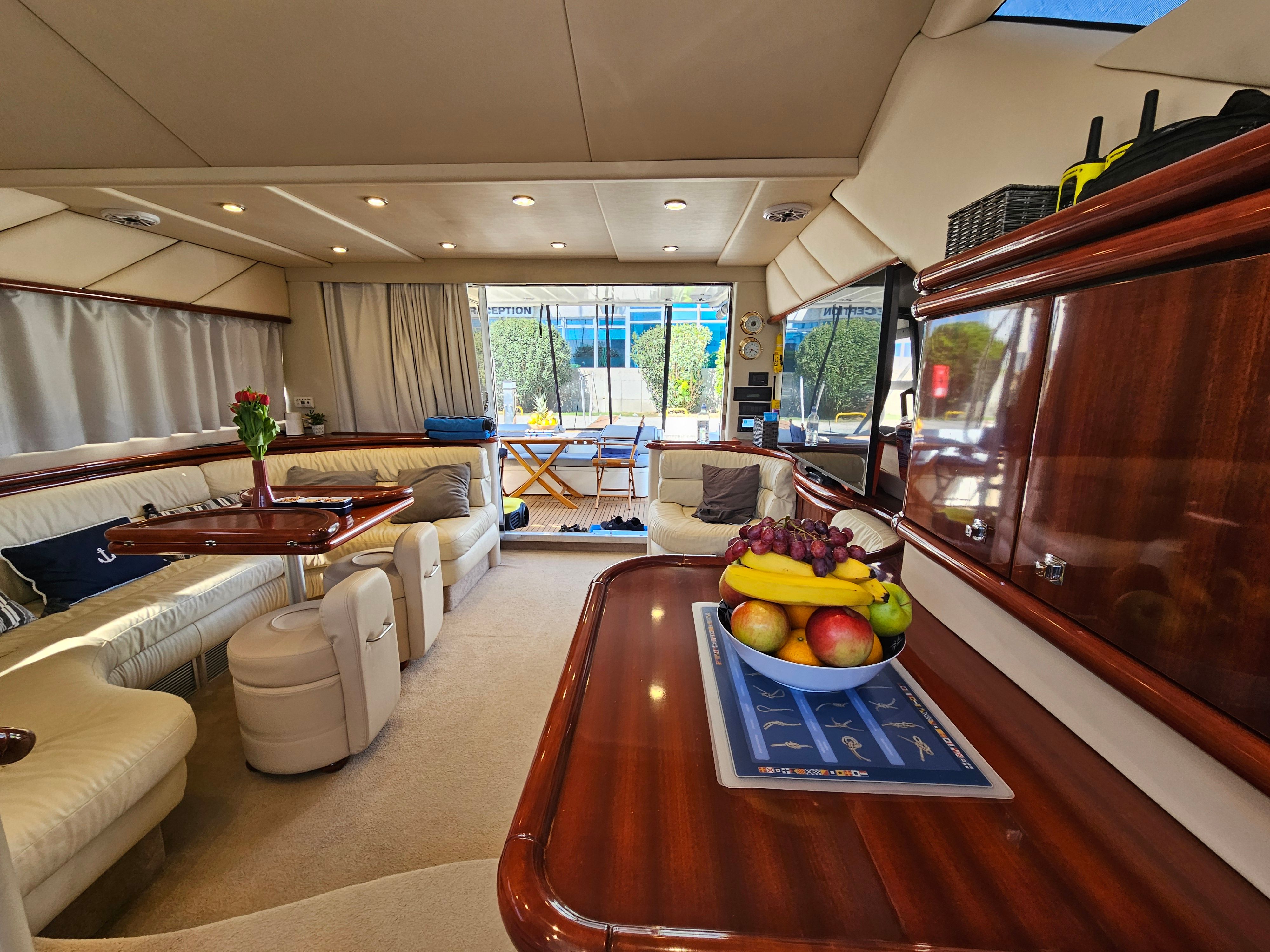 Sunseeker Manhattan 48 Fly | Klara