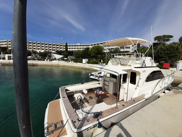 Luhrs 38 | Hemingway