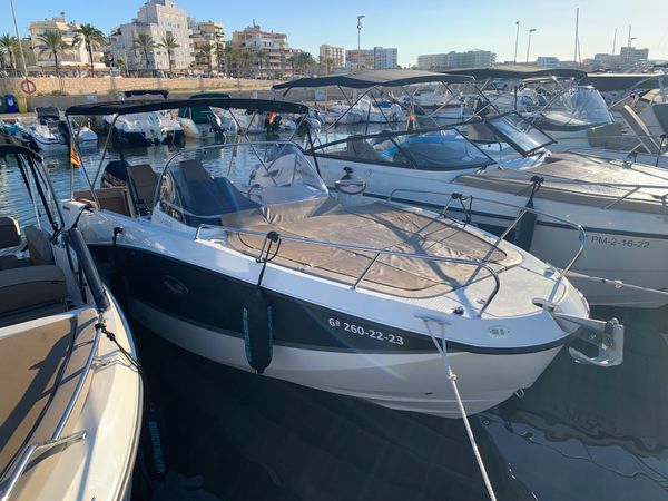 Quicksilver 755 | Sundeck