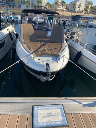 Quicksilver 755 | Sundeck