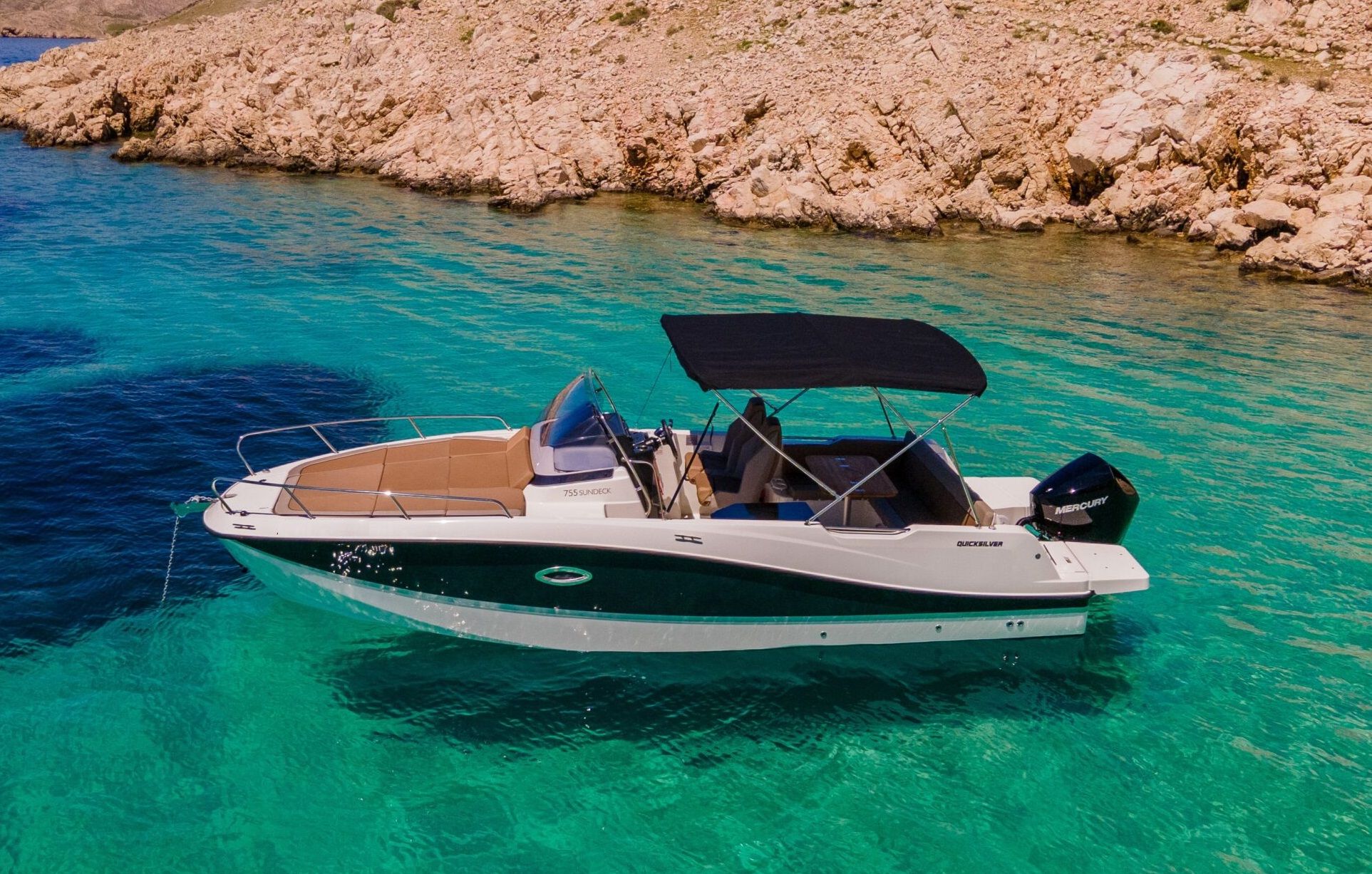 Quicksilver 755 | Sundeck