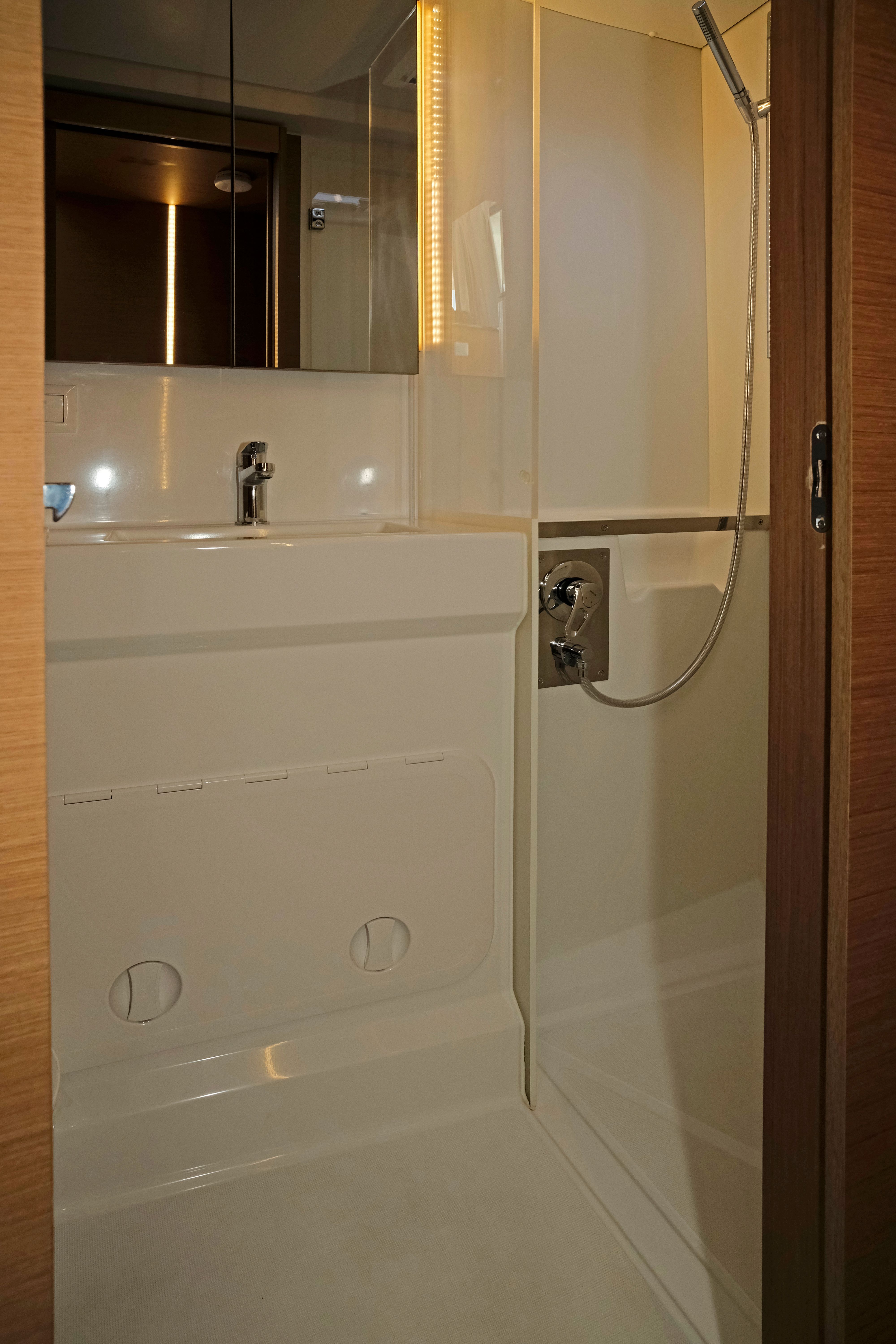 Excess 11 | Bronze Kiss