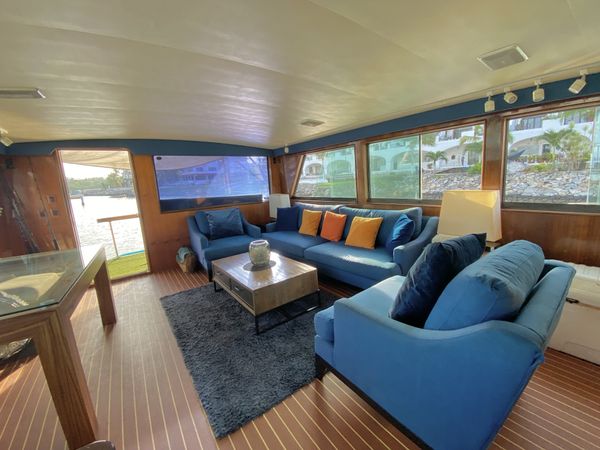 Hatteras 75 | Aurora