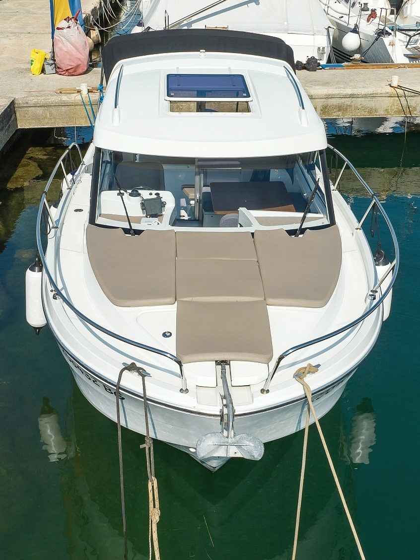 Beneteau Antares 8 | Angela