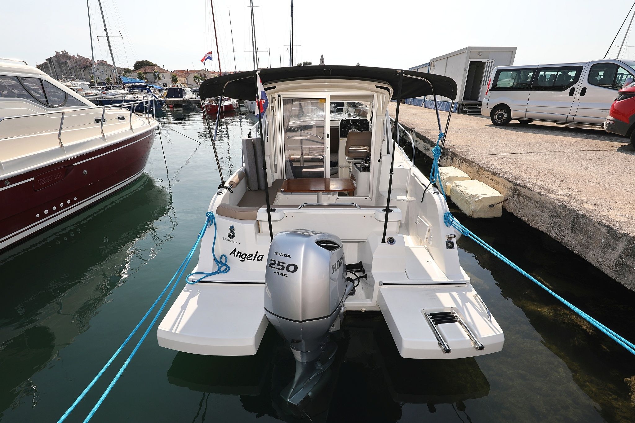 Beneteau Antares 8 | Angela