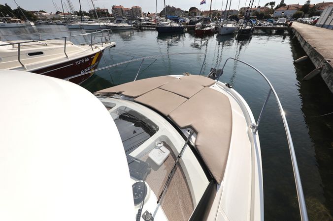 Beneteau Antares 8 | Angela