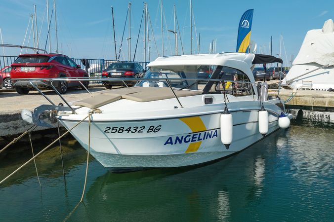 Beneteau Antares 8 | Angela