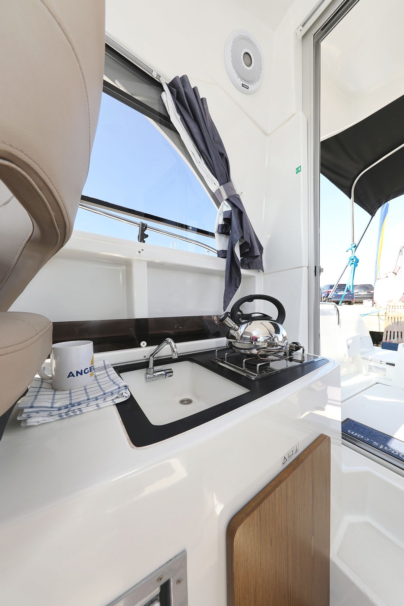 Beneteau Antares 8 | Angela