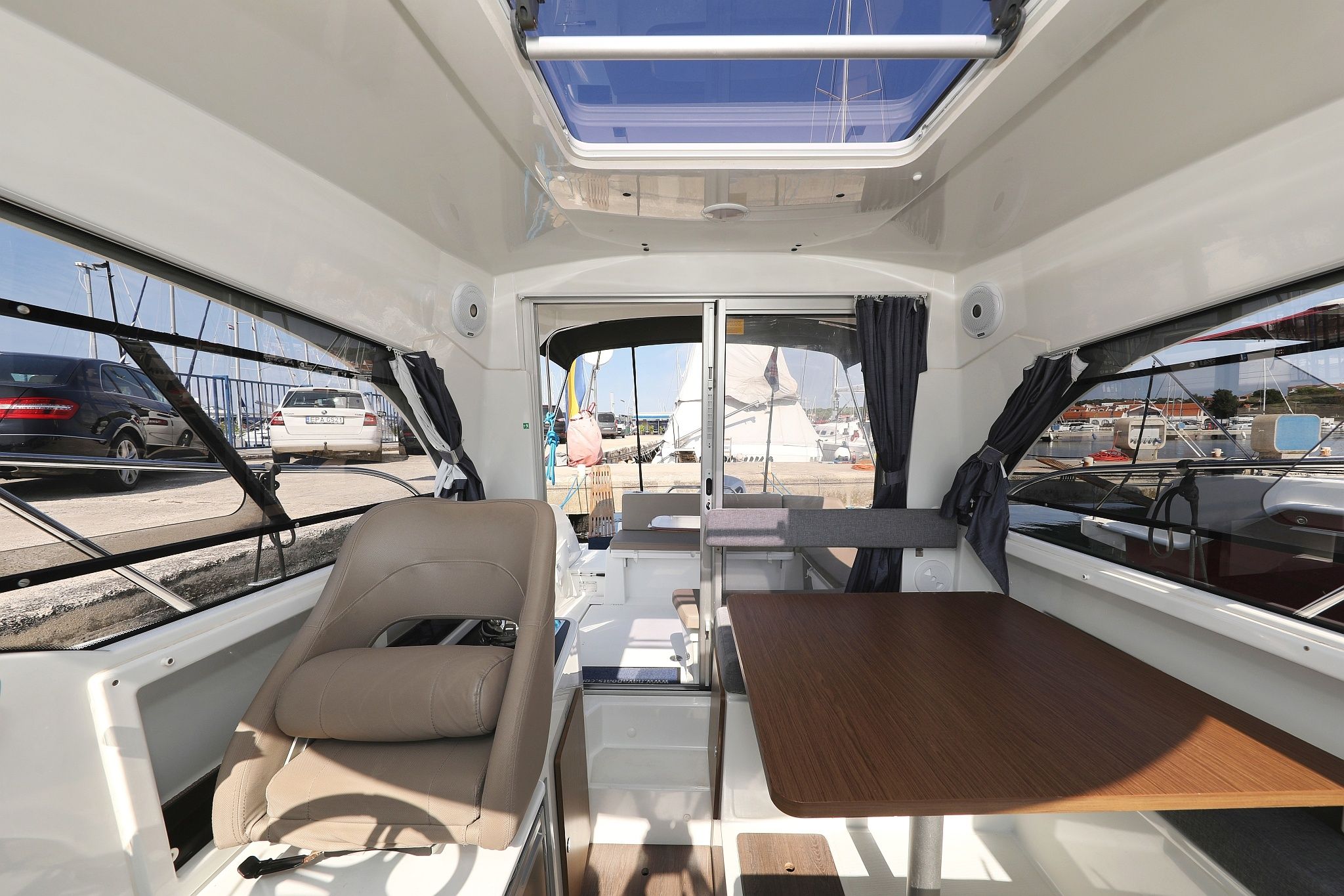 Beneteau Antares 8 | Angela