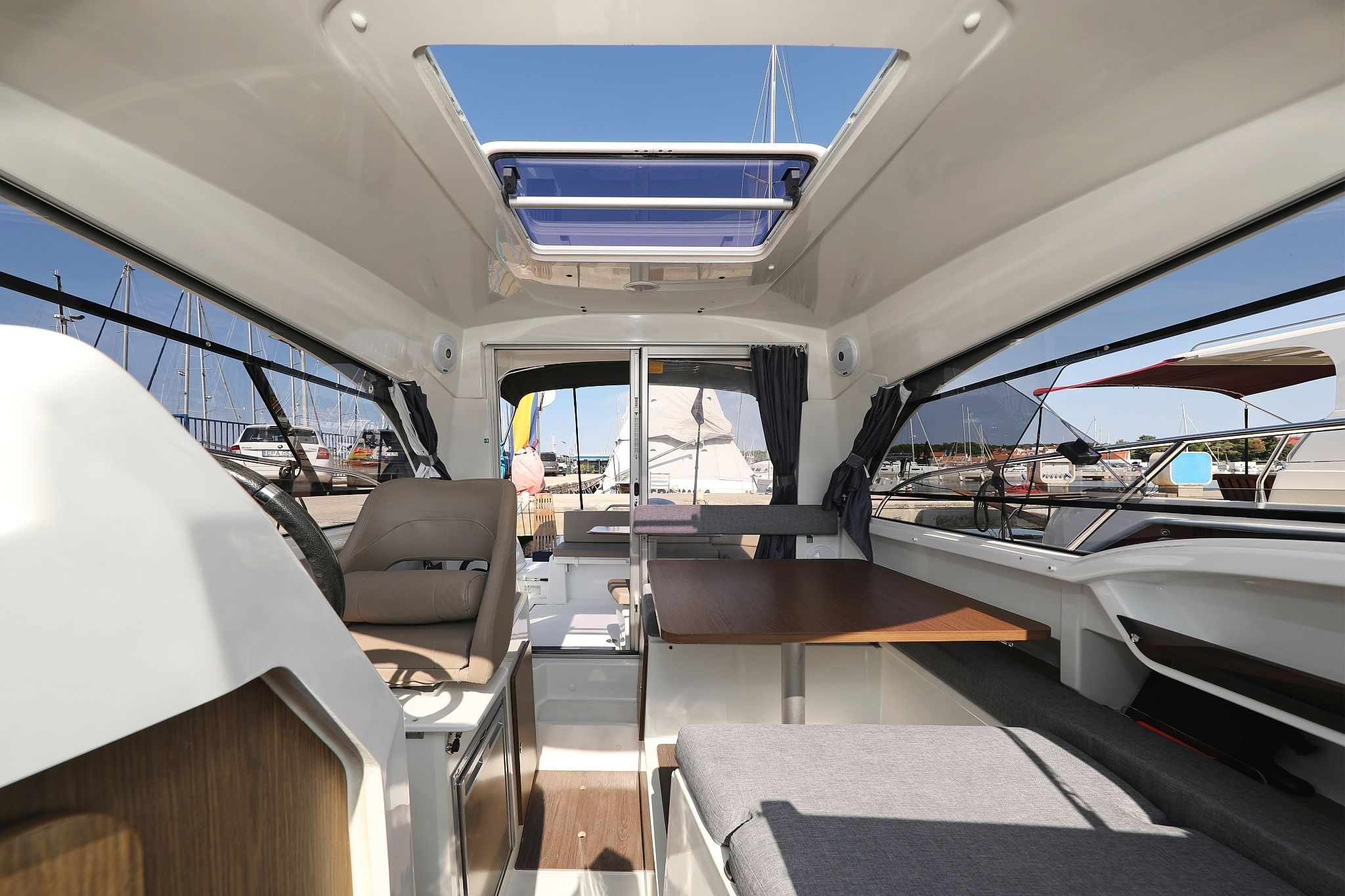 Beneteau Antares 8 | Angela