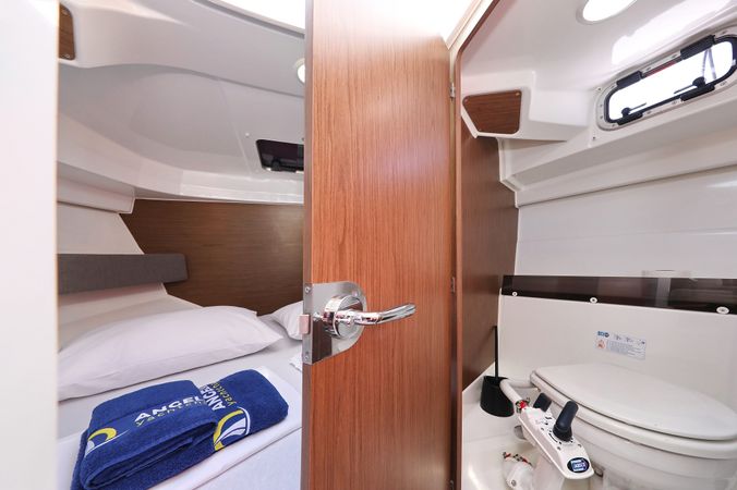 Beneteau Antares 8 | Angela