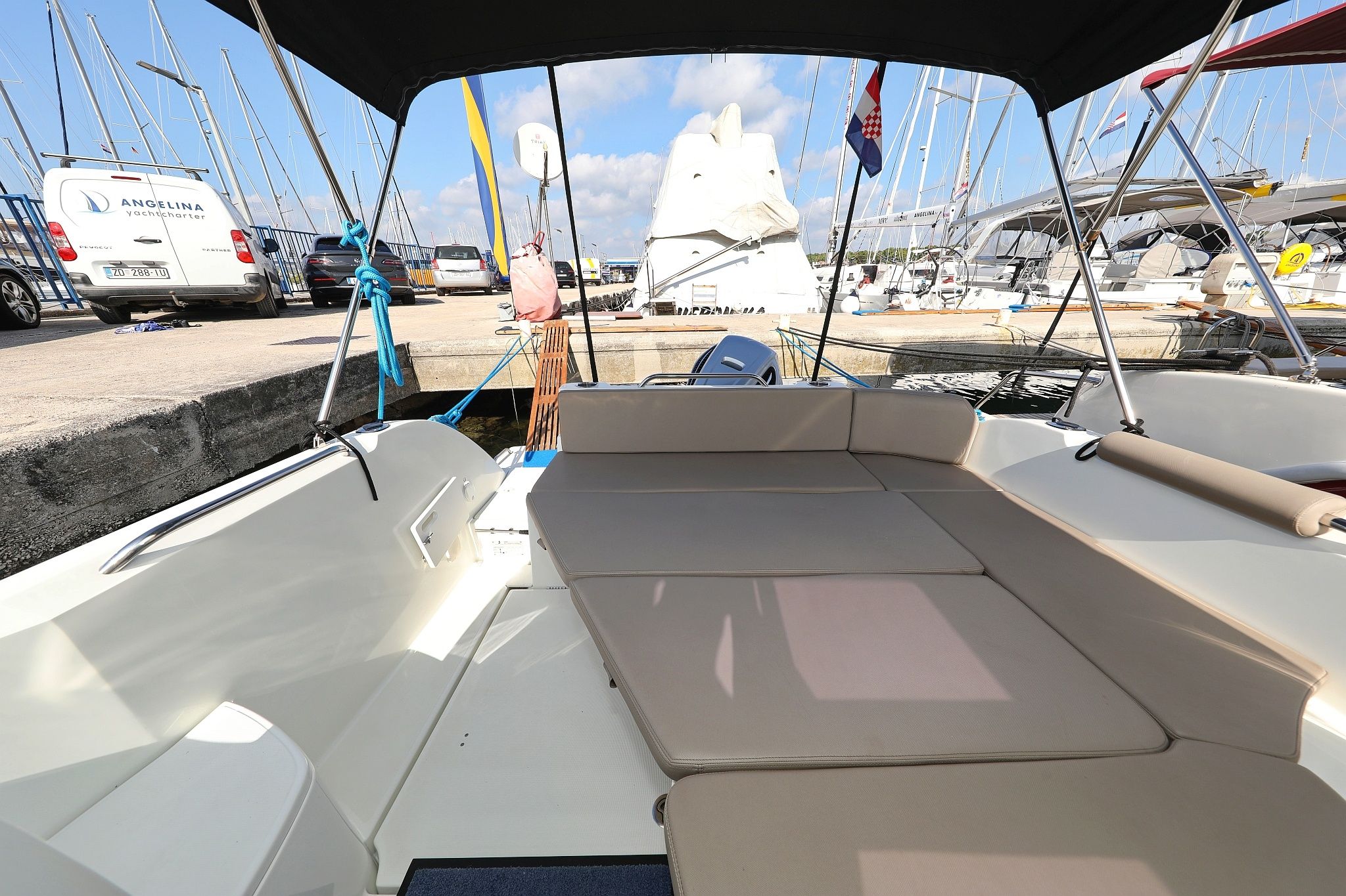 Beneteau Antares 8 | Angela