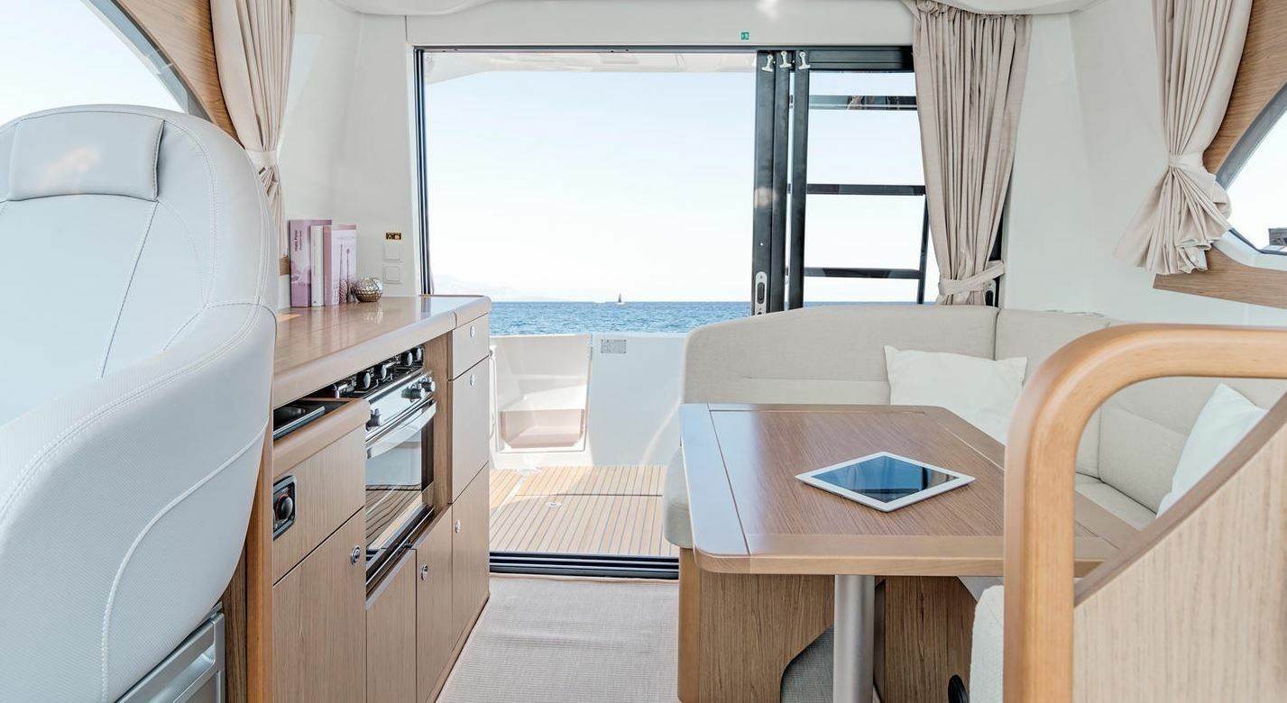 Beneteau Antares 32 | 15