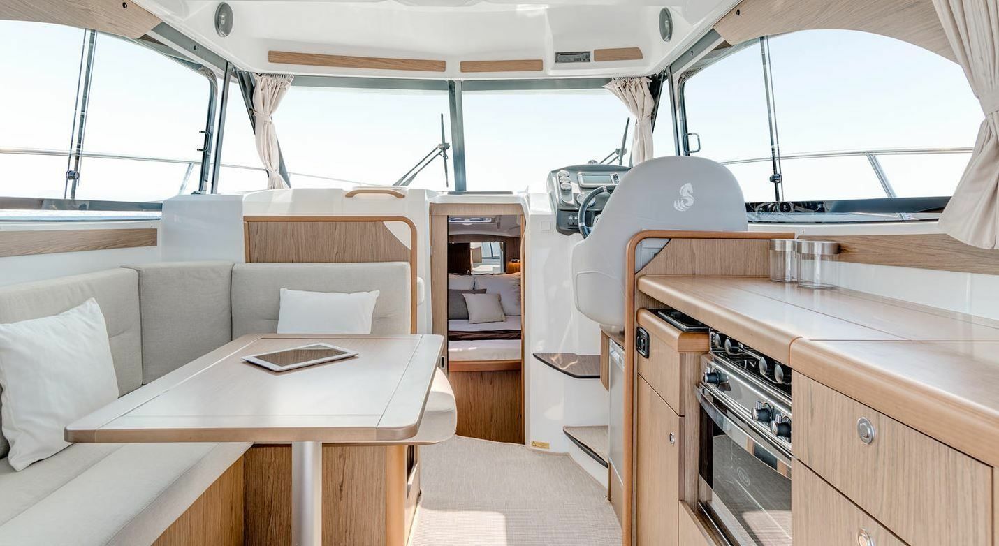 Beneteau Antares 32 | 15