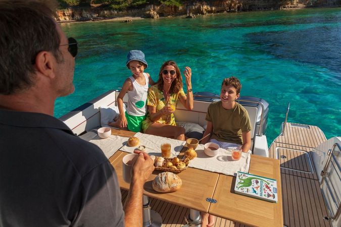 Jeanneau Cap Camarat 10.5 WA | Invictus