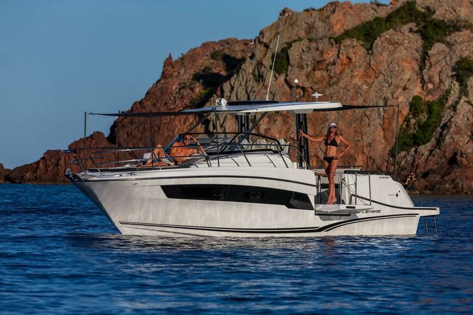 Jeanneau Cap Camarat 10.5 WA | Invictus