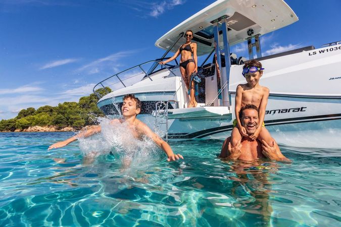 Jeanneau Cap Camarat 10.5 WA | Invictus