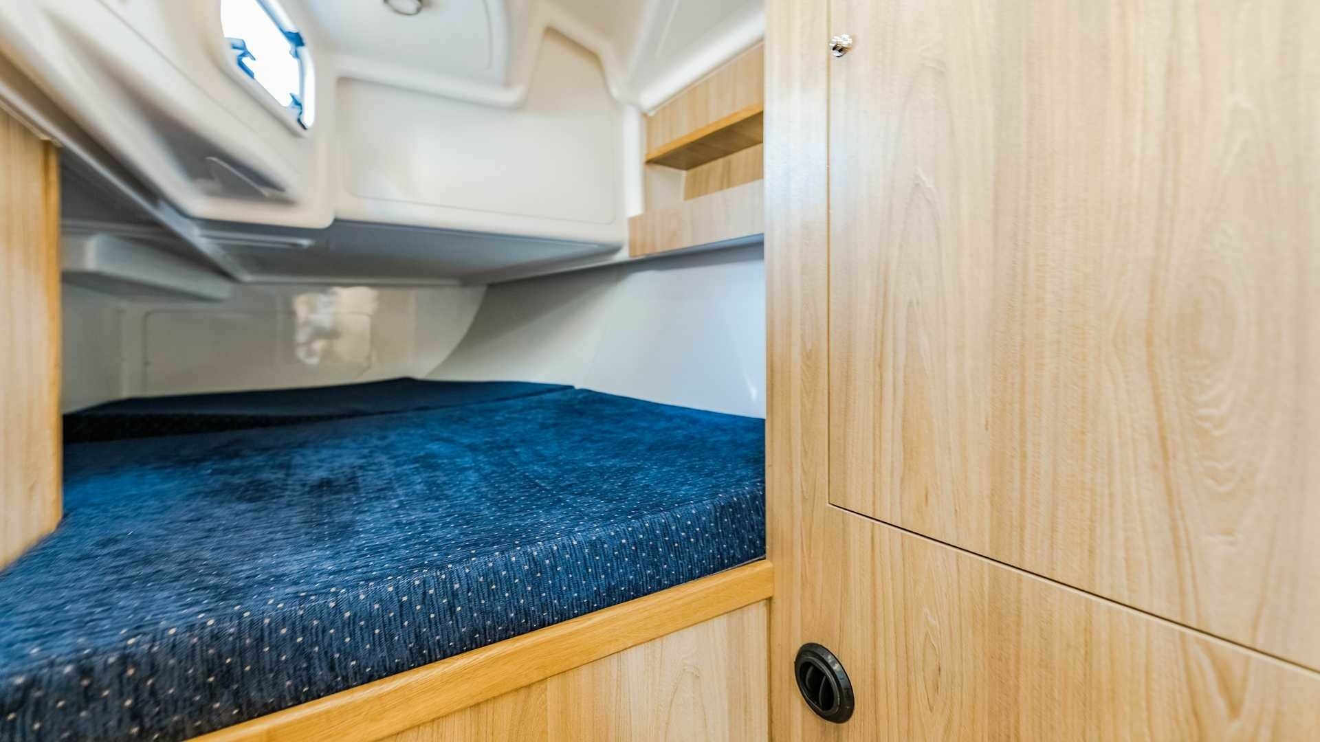 Tango 33 | 11 Lady M