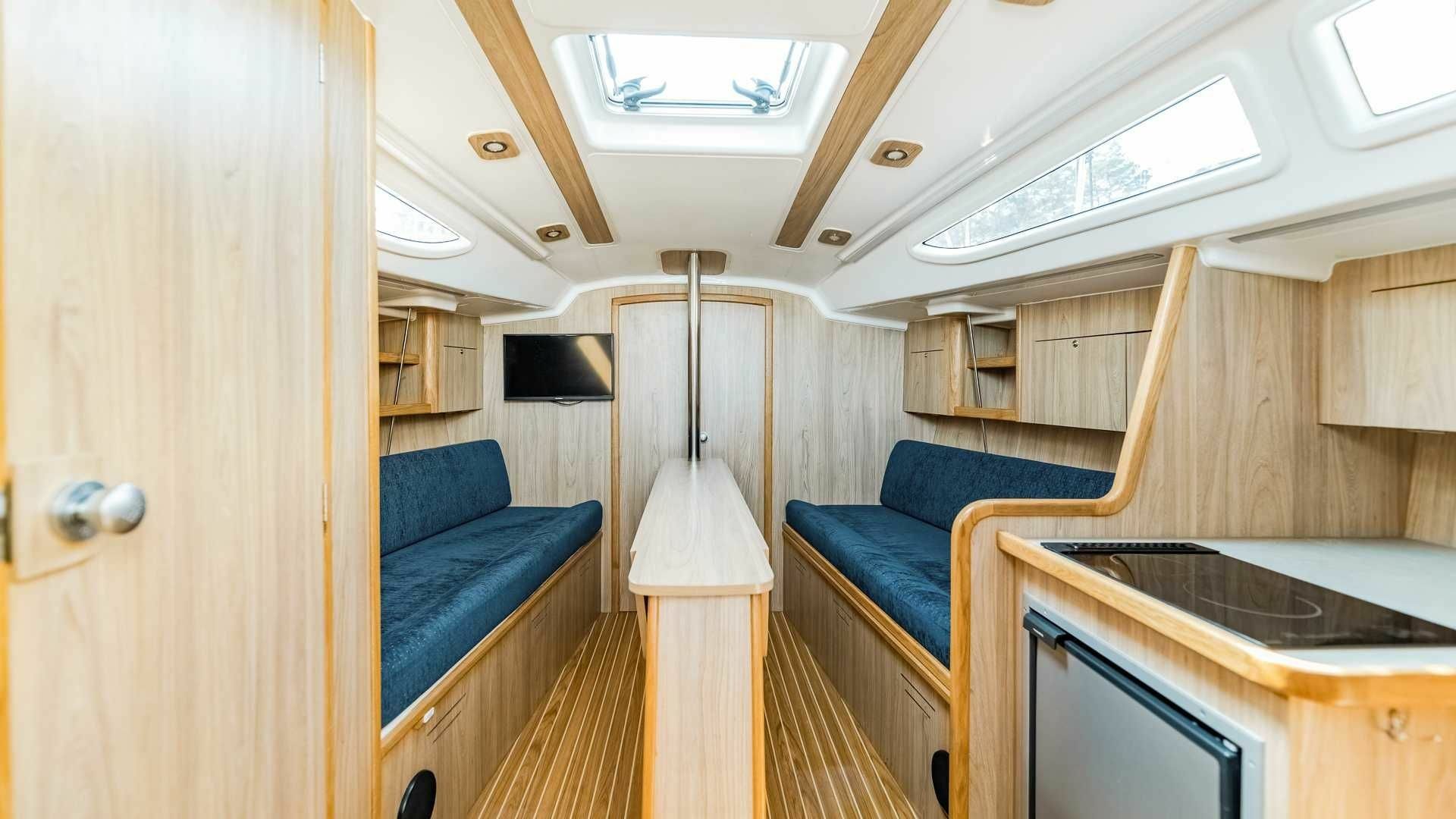 Tango 33 | 11 Lady M