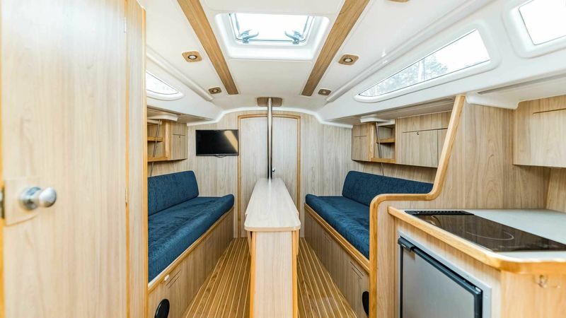 Tango 33 | 11 Lady M