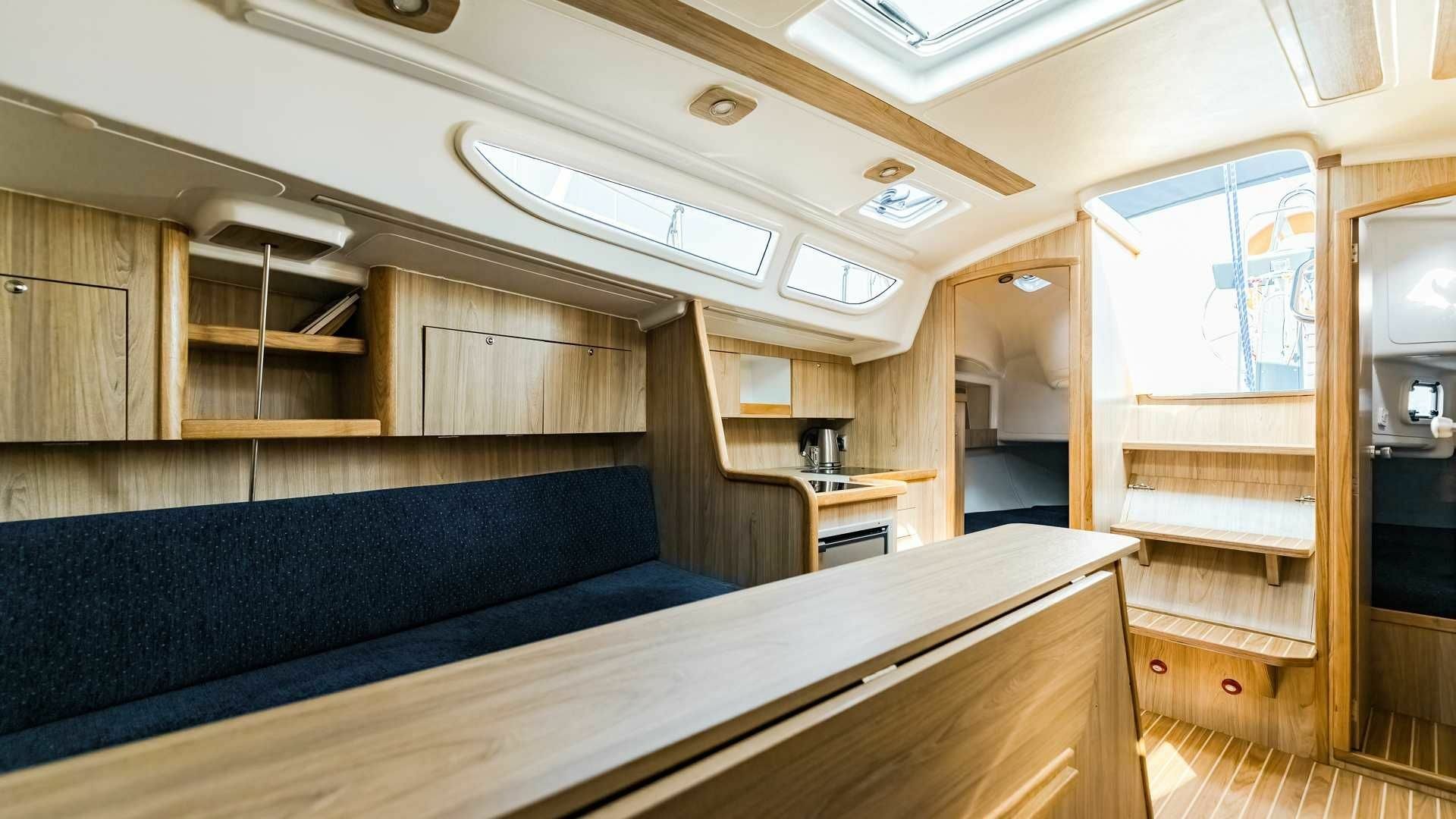 Tango 33 | 11 Lady M