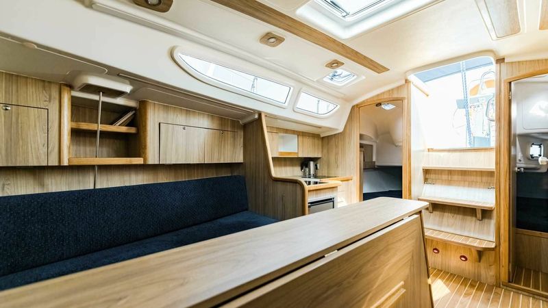 Tango 33 | 11 Lady M