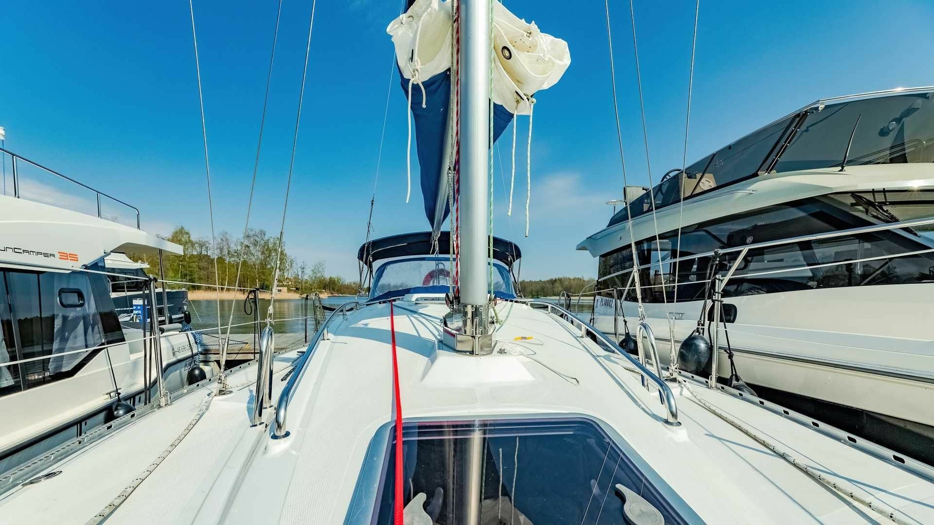 Tango 33 | 11 Lady M