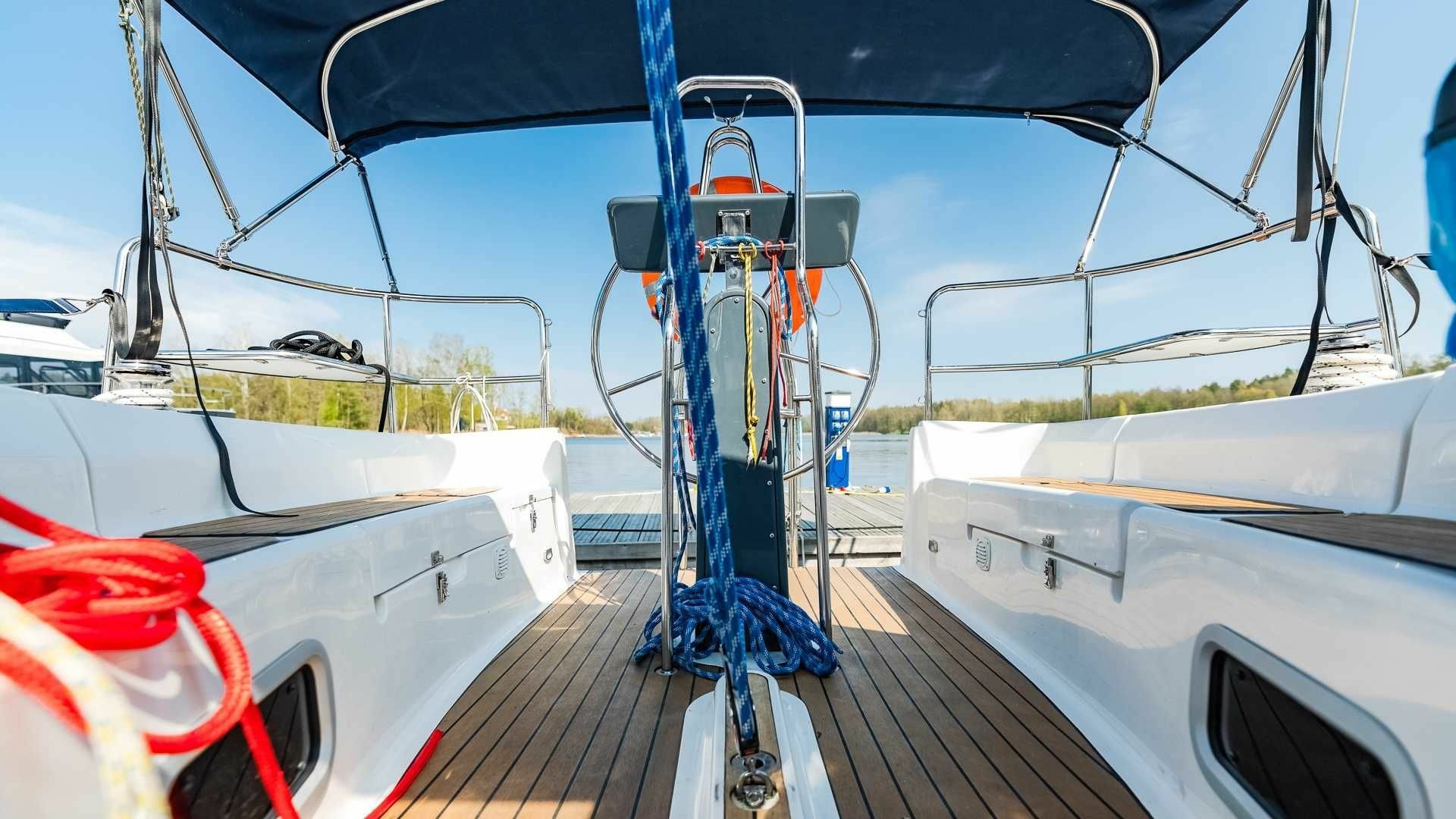 Tango 33 | 11 Lady M