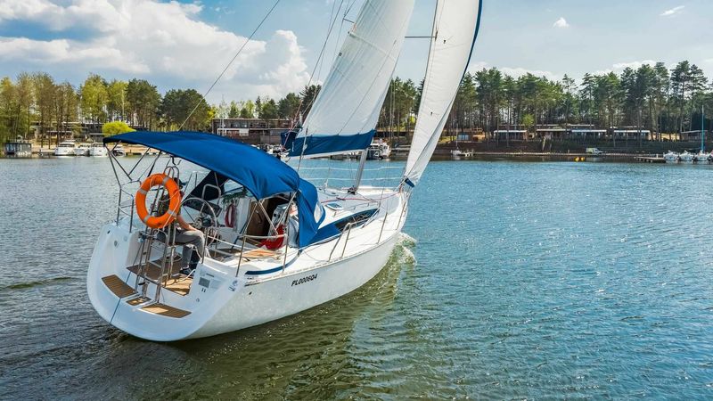 Tango 33 | 11 Lady M